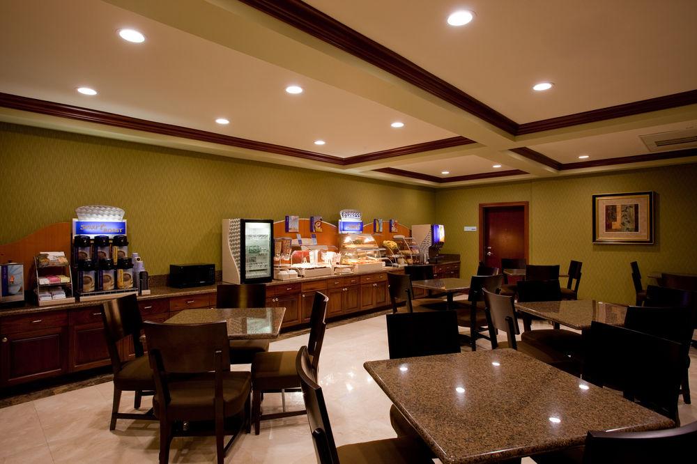 Express & Woodland Hills By Ihg Hotel Los Angeles