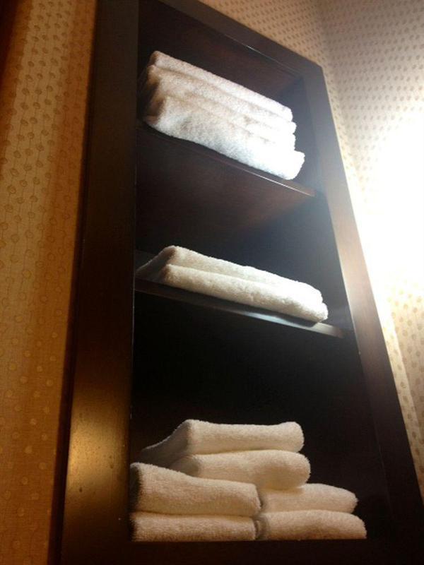 Hotel Express & Woodland Hills By Ihg Los Angeles