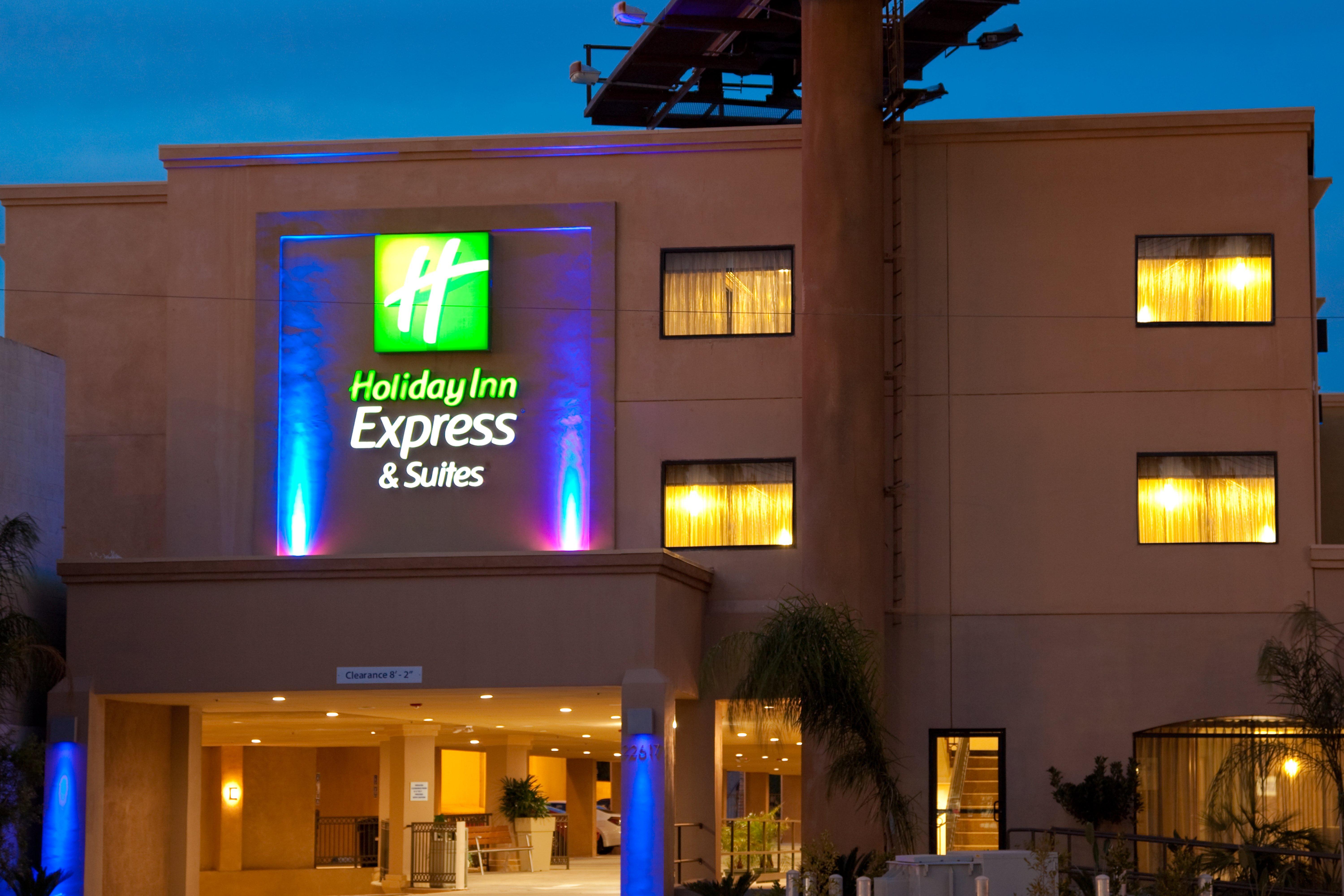 Express & Woodland Hills By Ihg 3*