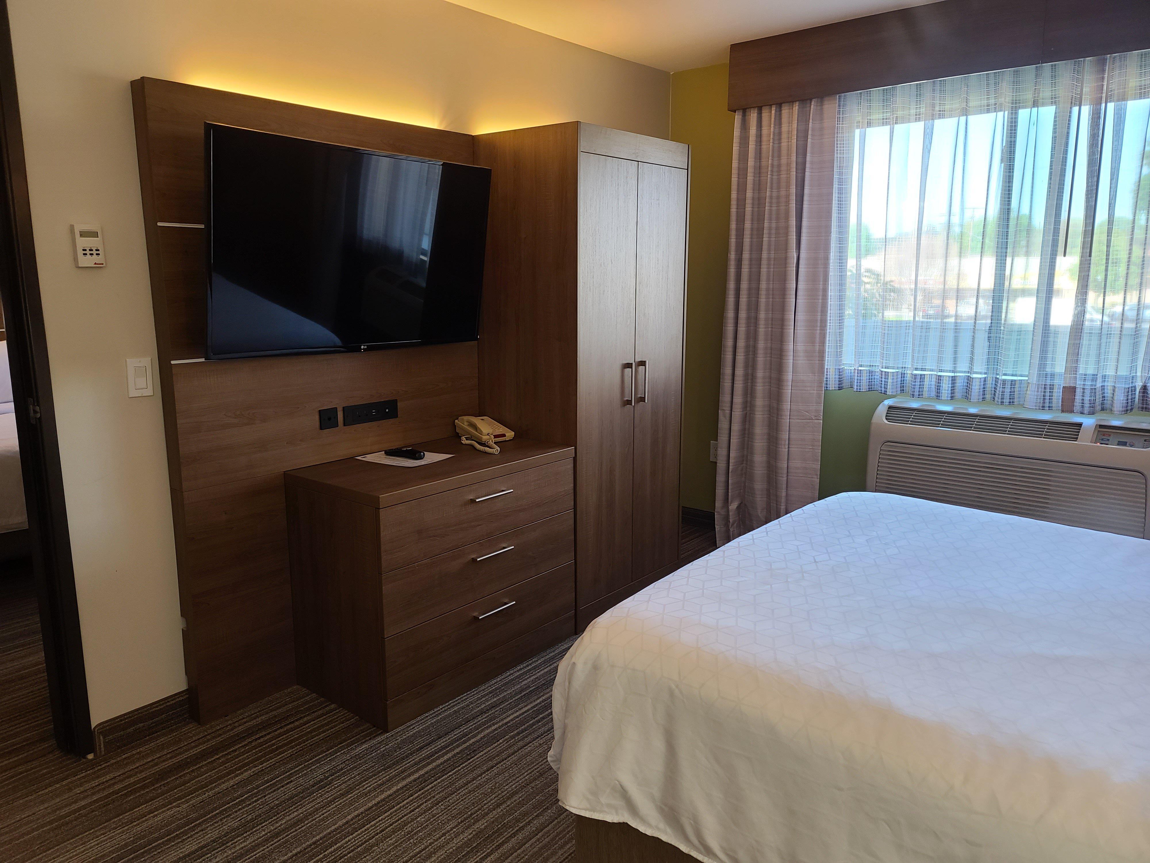 Express & Woodland Hills By Ihg 3* Los Angeles