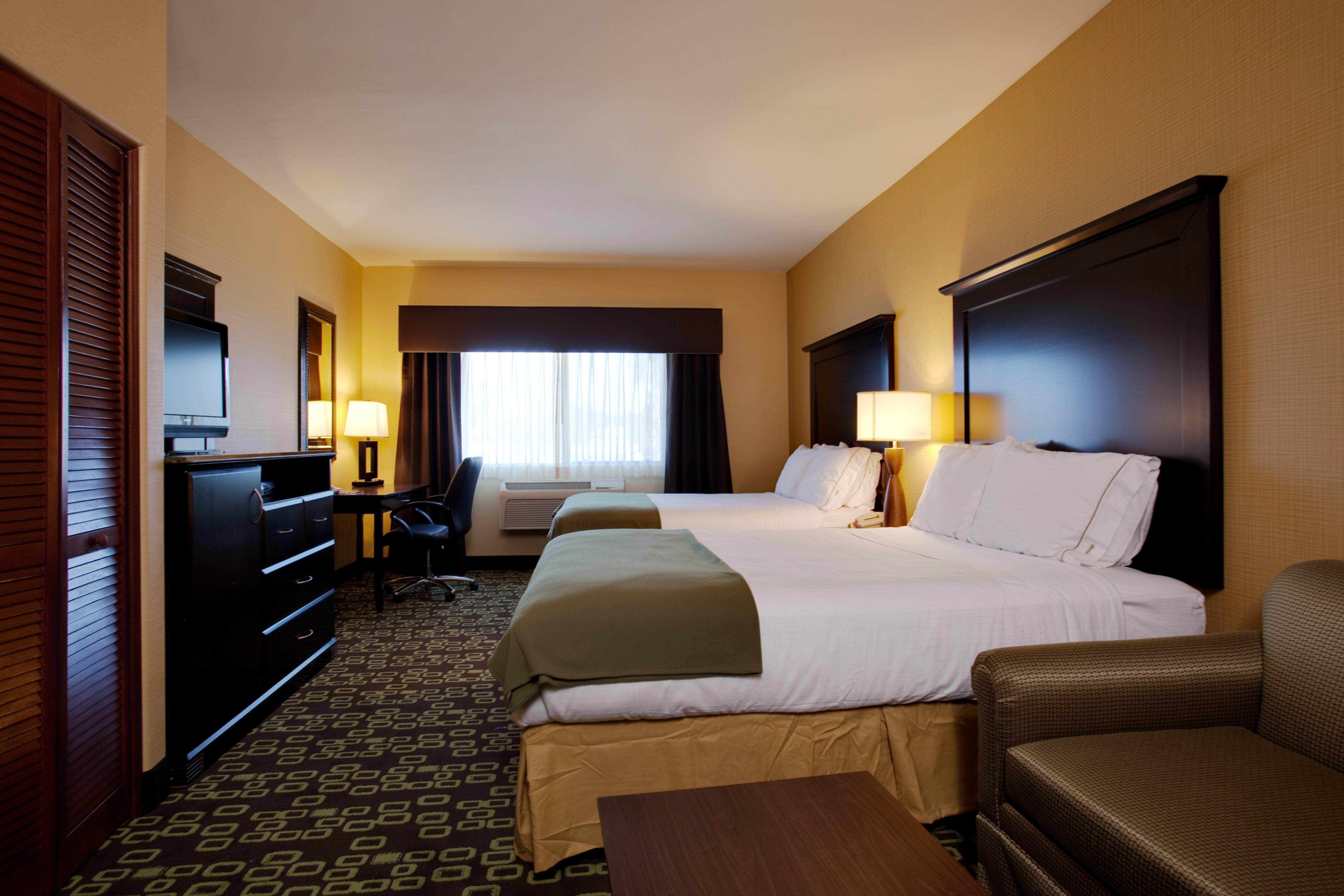 Express & Woodland Hills By Ihg Hotel