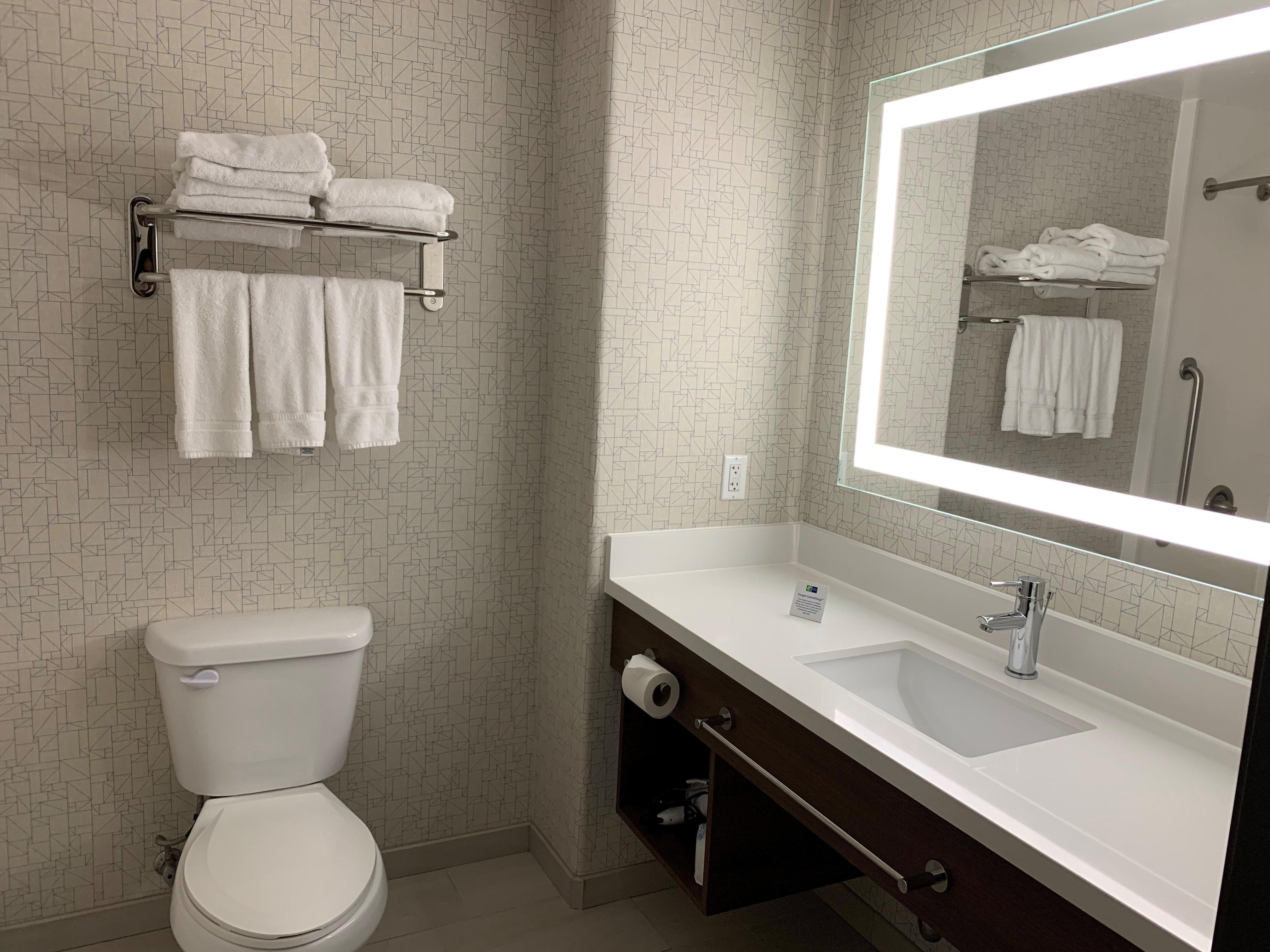 Express & Woodland Hills By Ihg Los Angeles