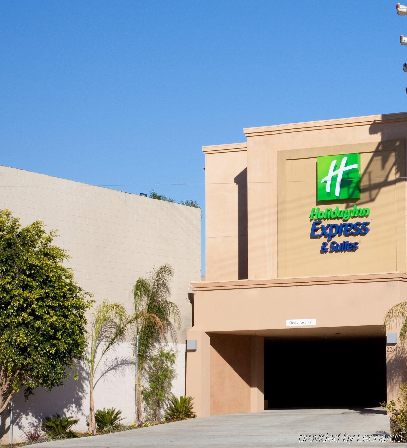 Express & Woodland Hills By Ihg Los Angeles