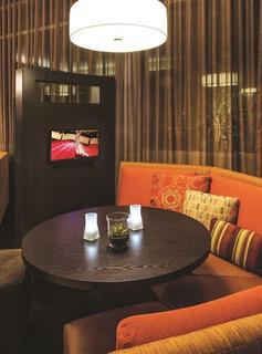 Hotel Express & Woodland Hills By Ihg 3*