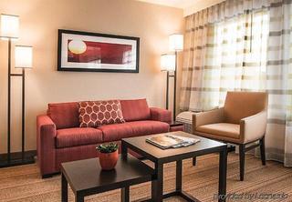Express & Woodland Hills By Ihg Hotel Los Angeles