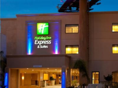 Express & Woodland Hills By Ihg Hotel Los Angeles