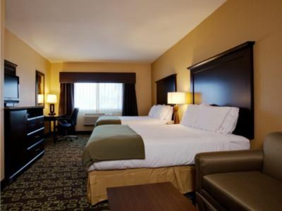 Express & Woodland Hills By Ihg