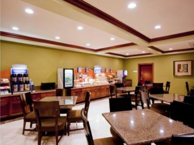 Express & Woodland Hills By Ihg Los Angeles